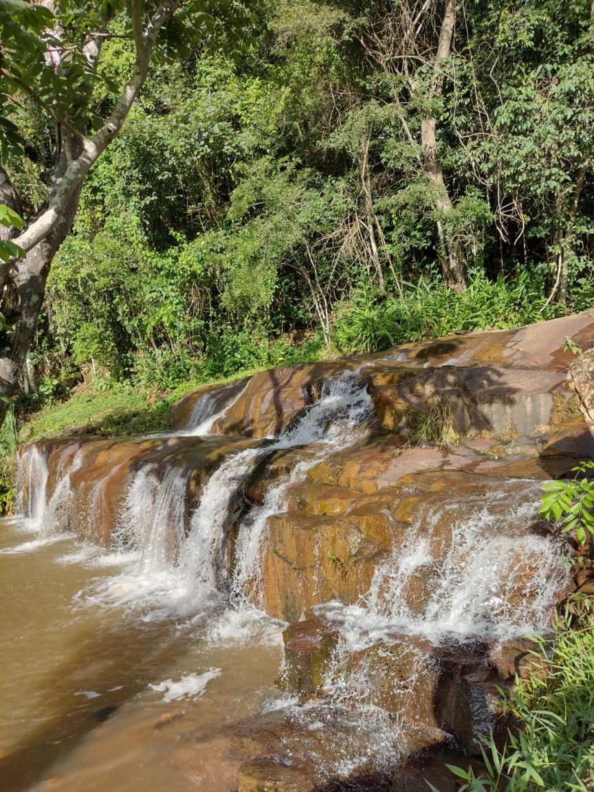 Chales Cachoeira Do Cafundo Bueno Brandao Exterior photo